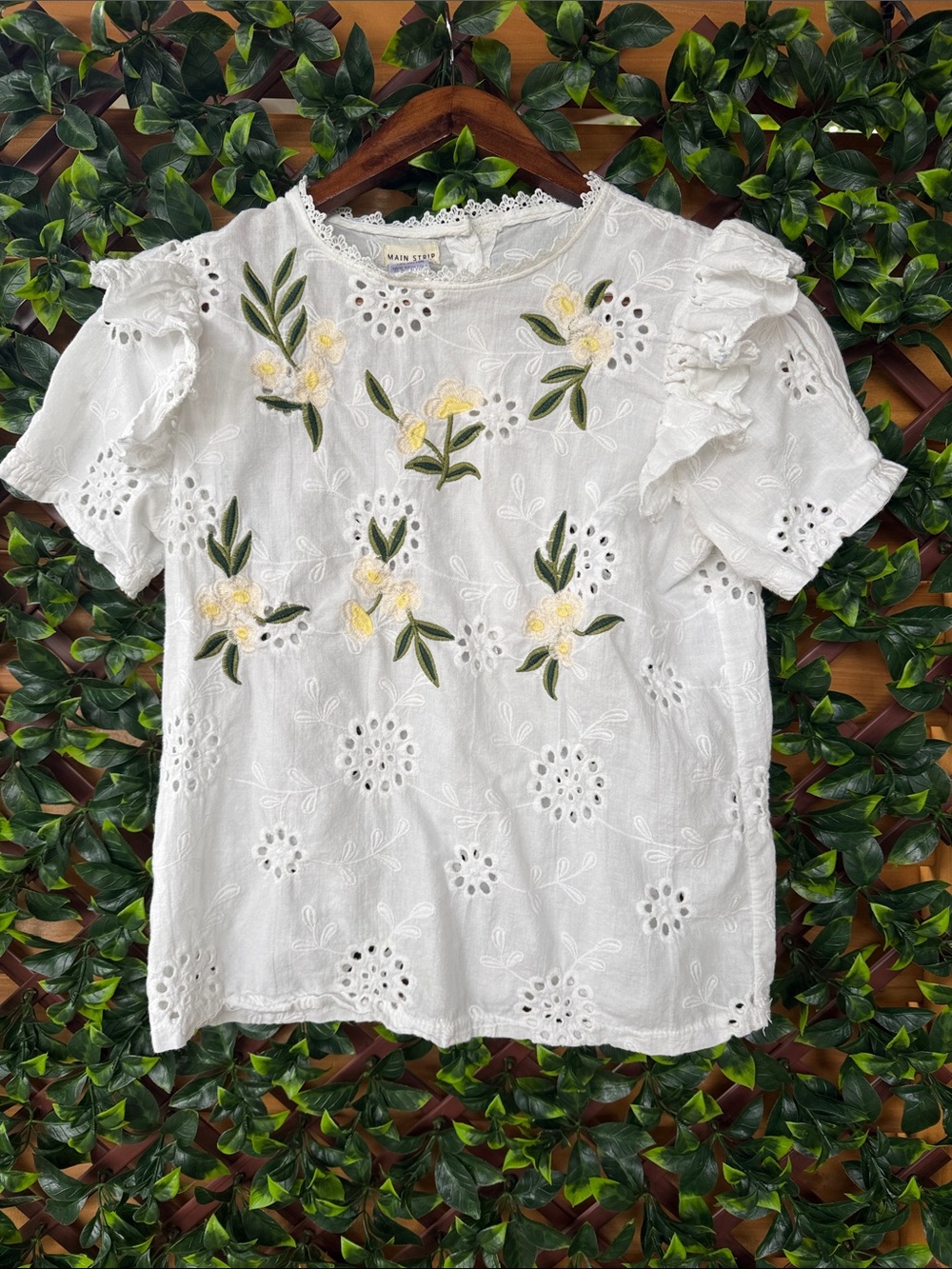 Main Strip White Eyelet Embroidered Ruffle Sleeve Top